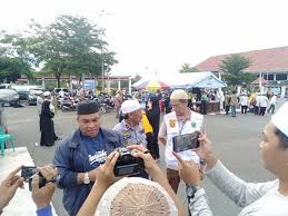 Klotok jamaah haul ke 15 muhammad zaini bin abdul ghani atau abah guru sekumpul yang. Klotok Jamaah Haul Ke 15 Klotok Jamaah Haul Ke 15 Polsek Sungai Tabuk Lakukan Daun Pakis