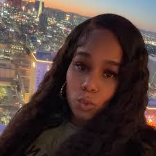 Melissa Boe's Instagram, Twitter & Facebook