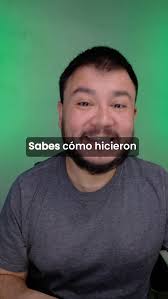 Elf, revitalizó el cine navideño en los 2000. Demostró que una película de  Navidad podía ser contemporánea, cómica y emocional sin cinismo. 🎄, Para  que Buddy se viera como un elfo entre humanos, la ...