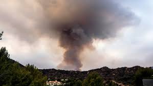 Lakerslos angeles lakers news and updates from. Palisades Brush Fire Prompts Evacuation Order Of 500 Homes The New York Times