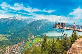 Interlaken is a strategic base town for the people who desires to see a lot of the bernese oberland. Interlaken Railtour Der Schweizer Reisespezialist