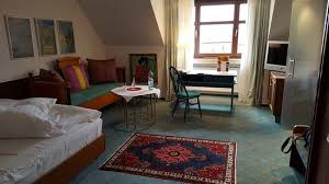 Forbo akzent (13) forbo forte (24) forbo markant (16) fulda rex (8). Der Teppich Passt Farblich Nicht Sooo Ganz Bild Von Goldener Karpfen Fulda Tripadvisor