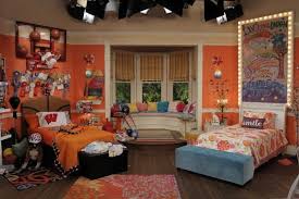 Elas Dividem O Mesmo Teto Nesse Quarto Liv Y Maddie Pinterest Bedroom Decor New Room Liv And Maddie