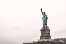 Das „visa waiver program ist eine art abkommen, das umherreisen innerhalb der usa ohne ein spezielles visum für eine aufenthaltsdauer von maximal 90 tagen erlaubt. Ab Nach Amerika Infos Fur Die Einreise In Die Usa Fashionladyloves