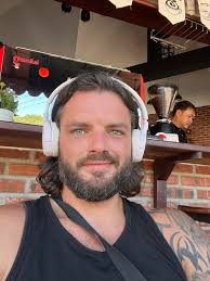 Looking for sub-let in Edinburgh or Glasgow this January/Feburary (flexible  with dates and happy to jump between places if need be) if anyone has any  leads! 34 year old artists/events worker.