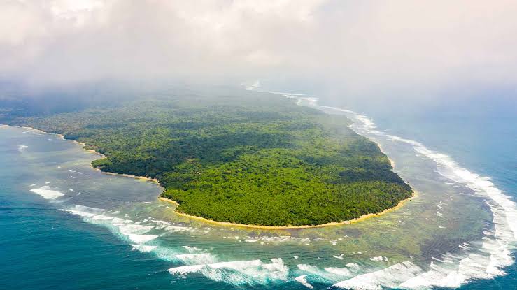 Pantai Plengkung, Banyuwangi-Jawa Timur - Pantai Terindah Di Indonesia