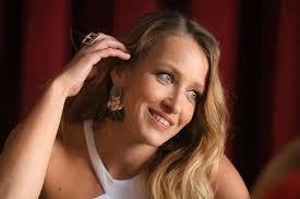 Bákonyi csilla is a member of vimeo, the home for high quality videos and the people who love them. Kult Minden Eros No Mogott Ott All Egy Bantott Kislany Hvg Hu