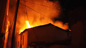 Aydın'da bir ecza deposunda çıkan yangında, 8 kişi dumandan etkilendi. Aydin Da Yangin 2 Ev Kullanilamaz Hale Geldi Son Dakika Haberleri Haber Sunum