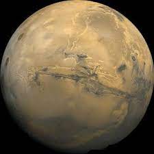 Diyakini bahawa mars pernah mempunyai air marikh biasanya dirujuk sebagai 'planet merah' kerana permukaan marikh adalah merah. Marikh Astronomi Dan Astrofizik