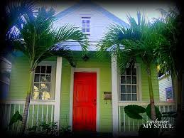 While contemporary home builders will typically take a more subtle approach and stick with pastels, a color exterior is still one of the most popular elements of key west style. Pin By Lynn Turner On Colors Exterior House Colors Key West House Colors Beach Cottage Design