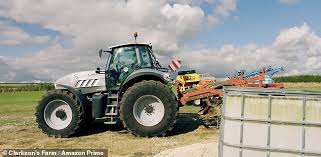 Jeremy clarkson is swapping flash cars for a tractor on his new amazon prime video farming series, clarkson's farm. Freedomroo Clarkson S Farm Jeremy Clarkson Drives Tractor And Tries To Herd Sheep In Amazon Prime Show Trailer Australiannewsreview
