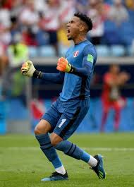 En la antesala de la derrota. Peru Goalkeeper Pedro Gallese Celebrates The First Peru Goal During Goalkeeper Fifa World Cup Pedro