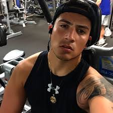 Ely Ortiz's Instagram, Twitter & Facebook