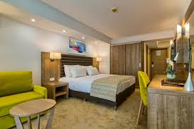 Diana hotel complex offers 40 comfortable rooms from standard to luxury, furnished with exquisite furniture to different tastes. Hotel Saturn Saturn PreÈ›uri Actualizate 2021