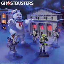 Department 56 Ghostbusters Village Accessories Mr. Stay Puft Marshmallow  Man Figurine, 6.77 Inch, Multicolor : Amazon.co.uk: Home & Kitchen