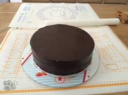 Un Indispensable Pour Tous Les Passionnes De Cake Design En Fourrage Ou En Recouvrement Recette De Ganache Au Chocolat Recette De Ganache Ganache Au Chocolat
