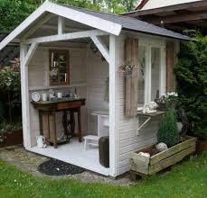 Chillen Und Ausspannen In Der Marchenhaften Philosophenbank Garten Philosophenbank Anbau Gartenhaus
