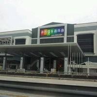 Mayoritas penjaga tokonya adalah keturunan malay. Plaza Angsana Jalan Tampoi Pusat Bandar Tampoi
