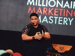 Hanya yang terbaik di dunia. Now Motivational Speaker Claims Conned Over Fake Um Doctorate Malaysia Malay Mail