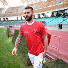 L'università degli studi di bari è fiera di poter inserire una nuova divisione sportiva, all'interno del già ricco parterre di attività esercitabili al centro sportivo universitario nello. Bari Calcio Argomenti La Repubblica