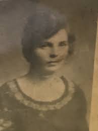 Regina Unger's Instagram, Twitter & Facebook