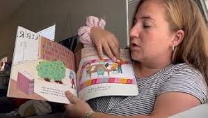 A Book for Bear: Ramsey, Ellen, Haley, MacKenzie: 9780593527245:  Amazon.com: Books