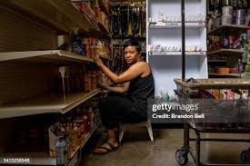 12 Photos & High Res Pictures