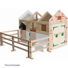 Casa delle bambole e playset. Lottie Set Da Gioco Lt042 Le Stalle Bambole Vestitini Casa Delle Bambole Accessori Set Da Gioco Da Collezione In Vero Legno E Con Colori Adatti Ai Bambini