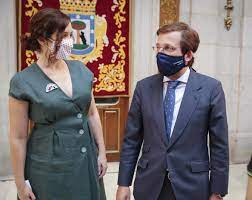 Por dos años más, isabel díaz ayuso estará a cargo de la presidencia de madrid luego que el martes 4 de mayo obtuviera nuevamente la victoria en las de acuerdo con el portal la tercera, ayuso quien representa al partido popular (pp), fue reelegida con más del 70 por ciento de los votos escrutados. Diaz Ayuso Asiste A La Celebracion De La Festividad De La Virgen De La Paloma Comunidad De Madrid