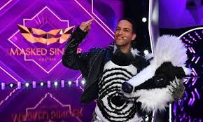 Small hints are given for the viewer guess along. The Masked Singer Austria Ehemalige Dancing Stars Demaskiert Lizz Und Cesar Kleinezeitung At