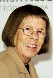 On this page are #37 gifs of linda hunt as hetty lange in scorpion. Pin On Linda Hunt