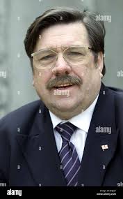 Ricky Tomlinson April 2001 Actor