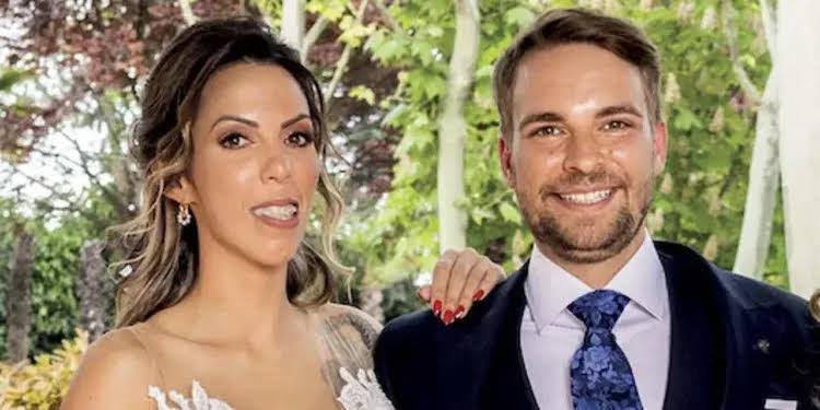José María Almoguera y Paola Olmedo firman su divorcio oficial tras dos  años de guerra judicial