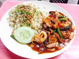 Anda dapat menemukan bumbu nasi goreng instan dengan beragam rasa yang enak, seperti rasa kecap, pedas, hingga seafood. Facebook