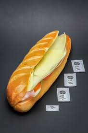 1 Sandwich Viennois Mixte De Chez Paul Contient 3 3 Dosettes De Sel Soit 2 64g Pains A Hot Dog Sandwich Viennois