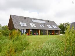 Design Groepsaccommodatie Friesland Huizen Te Huur In Kollumerpomp Huis Buitenkant Design Huizen Familiehuis