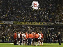 Jaja es verdad, pobre me da pena, pero por lo menos aprendió que los fantasmas existen xd (?) gracias por comentar! El Fantasma De La B La Imagen Quedara Para Siempre Teniendo Como Marco A Una Bombonera A Reventar Boca River Mas Que Un Clasico Boca Juniors Boca Reventada