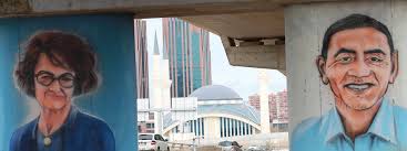 Henüz 4 yaşındayken annesi ile birlikte almanya'da gurbetçi olarak çalışmakta olan babasının yanına taşındılar. Ugur Sahin Aktuelle News Zum Thema Faz Nachrichten