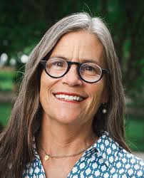 Lynn Nauman's Instagram, Twitter & Facebook