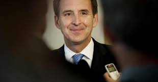 Pawlenty shakes up staff at financial lobbying group