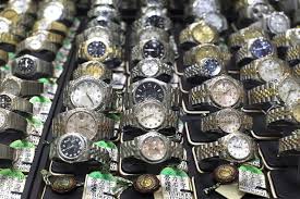 How do pawn shops determine the price of gold? Young Chinese Consumers Turn To Pawn Shops For Luxury Goods Jing Daily