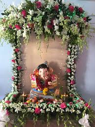 Ganpati At Home Flower Decoration For Ganpati Mandir Decoration Ganpati Decoration At Home