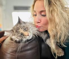 Due to recent changes in our home dynamics, it is with a heavy heart that I  announce the doors of House Bugatti Maine Coons will be closing. While I am  heartbroken for