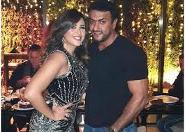 ↑ بدر عبد الحميد هميسه، إنها حلاوة ↑ عبد الله بن عبد الرحمن الجربوع (2003)، أثر الإيمان في تحصين الأمة الإسلامية ضد الأفكار الهدامة (الطبعة الأولى)، المدينة المنورة: Ø§Ø®Ø¨Ø§Ø± Ø§Ù„Ù…Ø´Ø§Ù‡ÙŠØ± ÙŠØ§Ø³Ù…ÙŠÙ† Ø¹Ø¨Ø¯ Ø§Ù„Ø¹Ø²ÙŠØ² Ø­Ø§Ù…Ù„ Ø£Ø­Ù…Ø¯ Ø§Ù„Ø¹ÙˆØ¶ÙŠ ÙŠÙƒØ´Ù Ø§Ø®Ø¨Ø§Ø± Ø§Ù„Ù…Ø´Ø§Ù‡ÙŠØ±