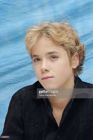 14 Year Old Jeremy Sumpter Answers Questions From The Press At A Junket For His New Film Peter Pan At Jeremy Sumpter Peter Pan Jeremy Sumpter Peter Pan Movie