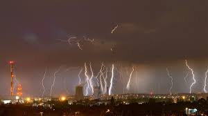 W związku z tym w województwie małopolskim obowiązuje trzeci stopień zagrożenia upałami. Krakow On Twitter Krakow Burza Blyskawice Pioruny Thunderstorm Flash I Jeszcze Taki Taniec Blyskawic Nad Krakowem Wow Fot Radek Zachwieja Meteoprognozapl Krakow Pl Krakowo2 Krkexperience Https T Co 3s5ktbz2hq