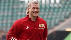 Born in biberach, karius began his career with stuttgart before moving to manchester city in 2009. Nach Liebes Aus Mit Sophia Thomalla Ist Das Die Neue Von Loris Karius