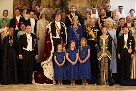 Ferraresi gianfranco via dominico ghidoni, 95 25035 ospitaleto (bs) italia if you forget to put italy or italia it will come back to you.i've heard it happen before. Etiquette Of Addressing Royals