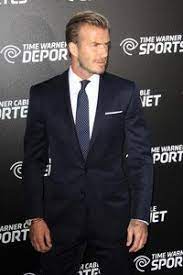 Diese werden beispielsweise aus baumwolle oder wolle gefertigt und ähneln einem pullover. David Beckham Vermogen Einkommen Und Verdienst 2021 David Beckham Beckham Mens Fashion Suits