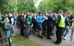Początek relacji na żywo w niedzielę, 13 czerwca, o 12:40. Radomiak Radom Korona Kielce Kibice W Drodze Na Stadion Zobacz Zdjecia Echodnia Eu